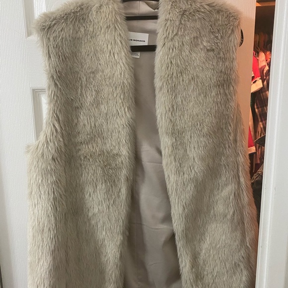 Like new faux fur vest small - Picture 1 of 5